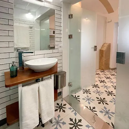 Torre De La Yerba * Caces